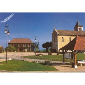 la mairie et l'église de Charancieu