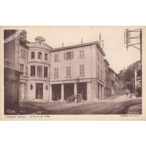 Voiron (Is&egrave;re) l'h&ocirc;tel de ville