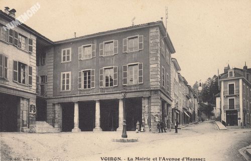 GD 055 Voiron la mairie et l'avenue d'Haussez