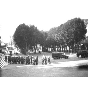 halte des allemands devant l'&eacute;glise Saint Bruno &agrave; Voiron en juin 1940