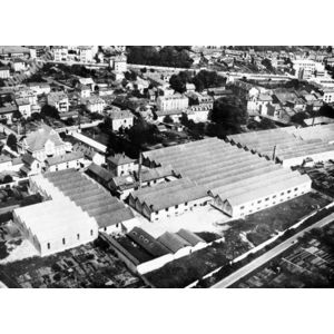 l'usine Bouton de Voiron vers 1950 vue a&eacute;rienne