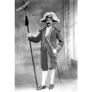 Romain Berthet-Pilon, suisse de l'&eacute;glise Saint Bruno vers 1920