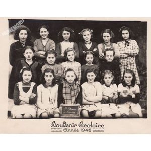 &eacute;cole de filles de St Etienne de Crossey en 1948
