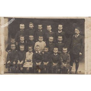 Chirens &eacute;cole en 1912 environ moyens