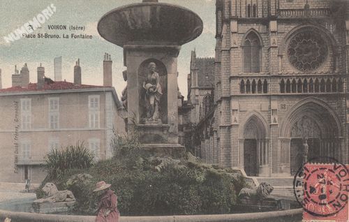 Voiron (Is&egrave;re) Place St-Bruno la fontaine
