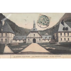 JG 402 la grande Chartreuse vue int&eacute;rieure du Couvent la Cour d'honneur