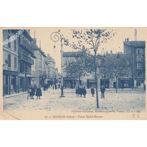 067 VOIRON (Is&egrave;re) place Saint Bruno