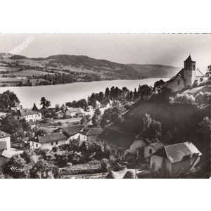 Paladru (Isère) 1 Vue générale et le lac