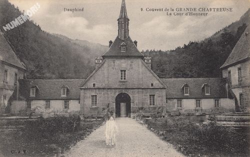 009 Dauphin&eacute; Couvent de la Grande Chartreuse la Cour d'Honneur