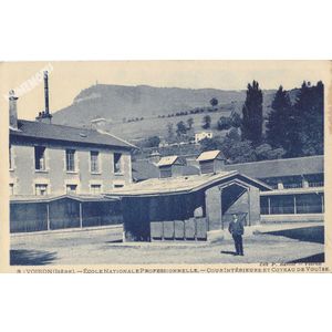 003 Voiron (Isère) Ecole Nationale Professionnelle cour intérieure et coteau de Vouise