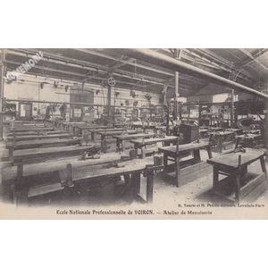 Ecole Nationale Professionnelle de Voiron atelier de menuiserie