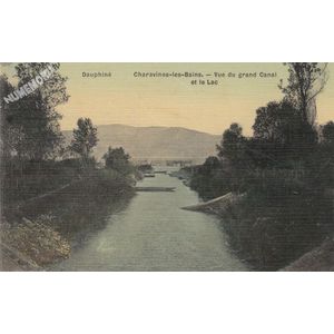 Dauphin&eacute; Charavines-les-Bains vue du grand Canal et le lac