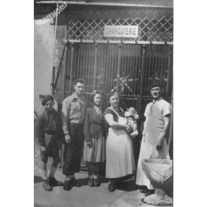 Voiron  : la famille Bozonnier &agrave; paviot