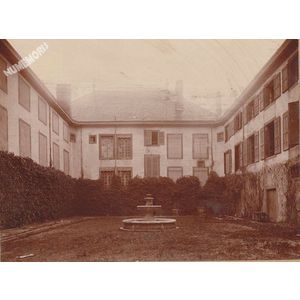 Voiron : le ch&acirc;teau Barral