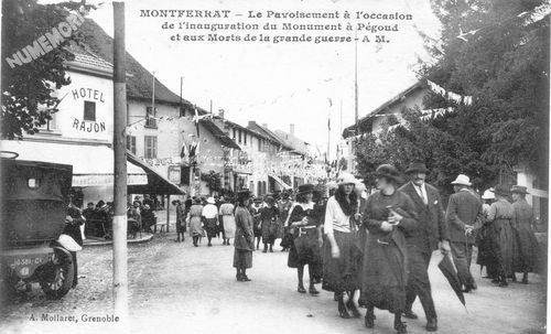 Montferrat le pavoisement à l'occasion de l'inauguration du Monumement à Pégoud et aux morts de la grande guerre AM.