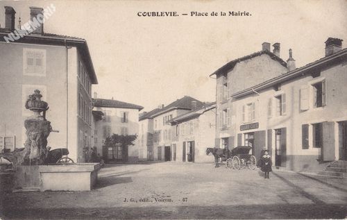 JG 067 Coublevie Place de la mairie