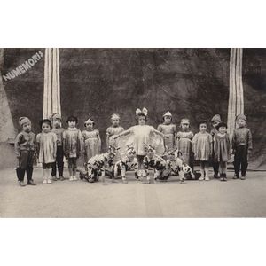 Voiron : th&eacute;&acirc;tre &agrave; l'&eacute;cole avant 1914