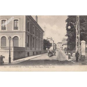 870 le Dauphin&eacute; Voiron la rue Duguay-Trouin LL