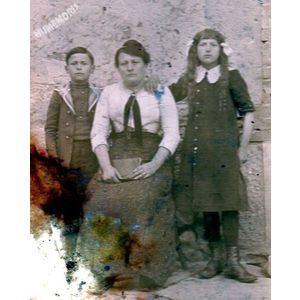 Voissant : carte-photo de famille