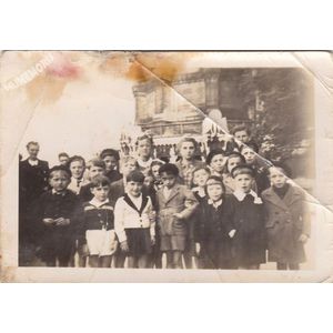 Voissant : sortie scolaire &agrave; Lyon en 1948