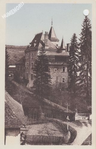 St-Geoire-en-Valdaine (Is&egrave;re)  ch&acirc;teau de St-Geoire