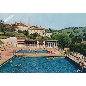 Saint-Geoire-en-Valdaine (Is&egrave;re) cl. 3 la piscine