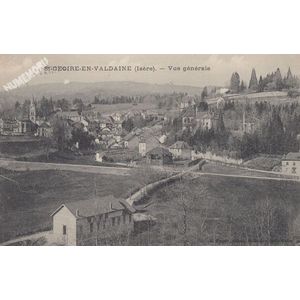 St-Geoire-en-Valdaine (Is&egrave;re) vue g&eacute;n&eacute;rale