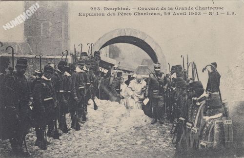 223 Dauphin&eacute; Couvent de la Grande Chartreuse Expulsion des P&egrave;res Chartreux, 29 avril 1903 n� 1 ER