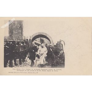 Dom Michel, P&egrave;re G&eacute;n&eacute;ral de la Grande Chartreuse sortant du Couvent accompagn&eacute; de son avocat et de M. Pichal, d&eacute;put&eacute; de l'Is&egrave;re