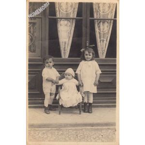carte-photo d'enfants de Tolvon (St Etienne de Crossey) en 1930