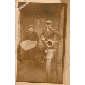 carte-photo de montfrinauds vers 1920