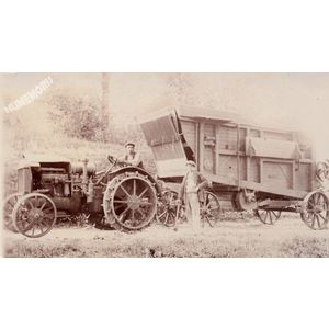 Montferrat : batteuse en 1926