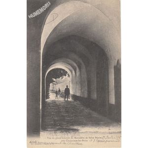Vue du grand couloir du monast&egrave;re de Sylve B&eacute;nite pr&egrave;s Charavines-les-Bains