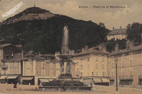Voiron place de la R&eacute;publique