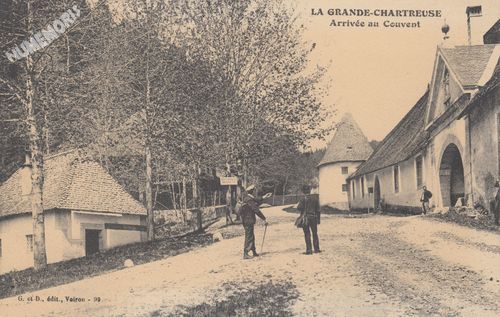 GD 099 la Grande-Chartreuse arriv&eacute;e au couvent