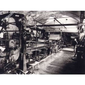 Rives : la Grande Fabrique machine &agrave; papier en 1930