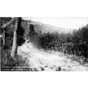 la route de Miribel défoncée