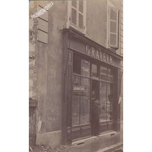 carte-photo du graveur Boisserand rue des Terreaux &agrave; voiron