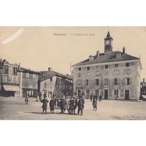 Moirans la Mairie et la Place