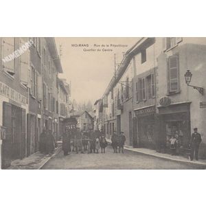 Moirans rue de la R&eacute;publique quartier du centre