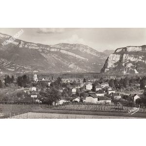 1401 Moirans (Is&egrave;re) vue g&eacute;n&eacute;rale et le Bec de l'Echaillon