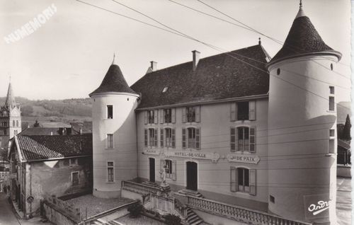 6536 St-Geoire-en-Valdaine (Is&egrave;re) l'H&ocirc;tel de ville