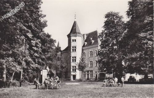 21553 Saint Geoire en Valdaine (Is&egrave;re) ch&acirc;teau de Clermont, colonie C.N.E.P.