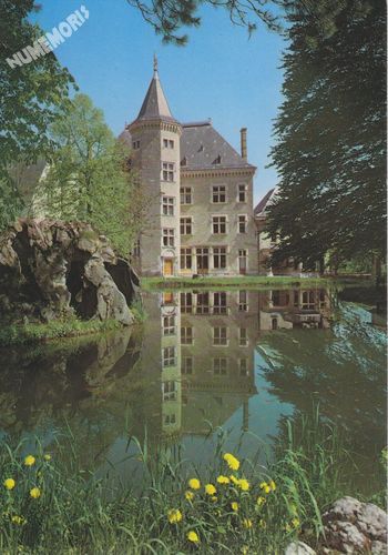 St Geoire-en-Valdaine (38 Is&egrave;re) alt. 440 m. ch&acirc;teau de Clermont