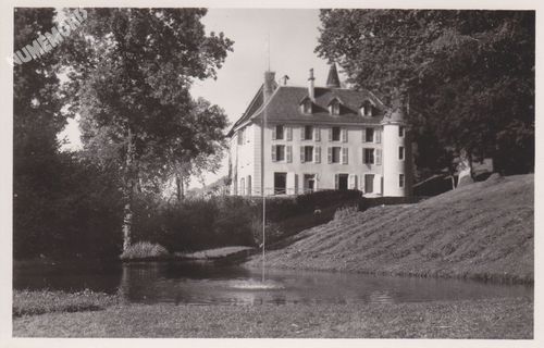 006 St-Geoire-en-Valdaine ch&acirc;teau de Cabarot