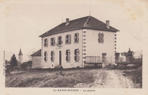 La Batie-Divisin la mairie 