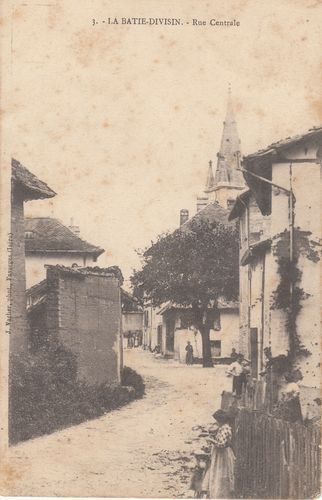 003 la B&acirc;tie-Divisin Rue centrale