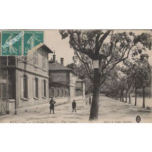 Rives (Is&egrave;re) le Groupe Scolaire Place Carnot