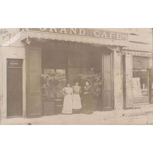 Carte photo du grand caf&eacute; &agrave; Rives