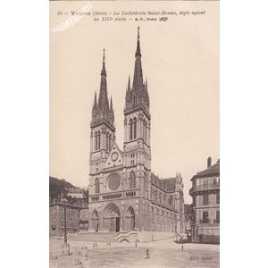 010 Voiron (Is&egrave;re) la Cath&eacute;drale Saint-Bruno, style ogival de XIIIe si&egrave;cle